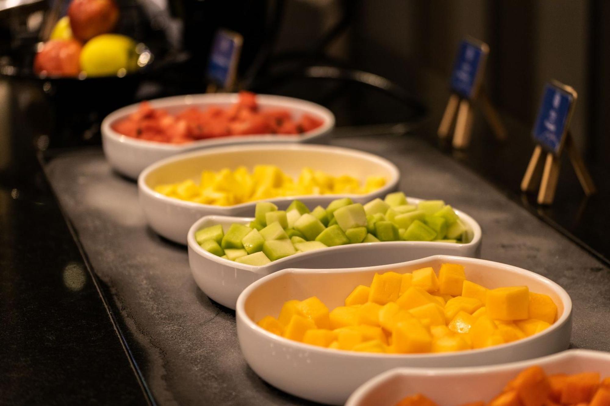 Camino Real Fashion Drive Monterrey Hotel San Pedro Garza Garcia Ngoại thất bức ảnh Fruit salad