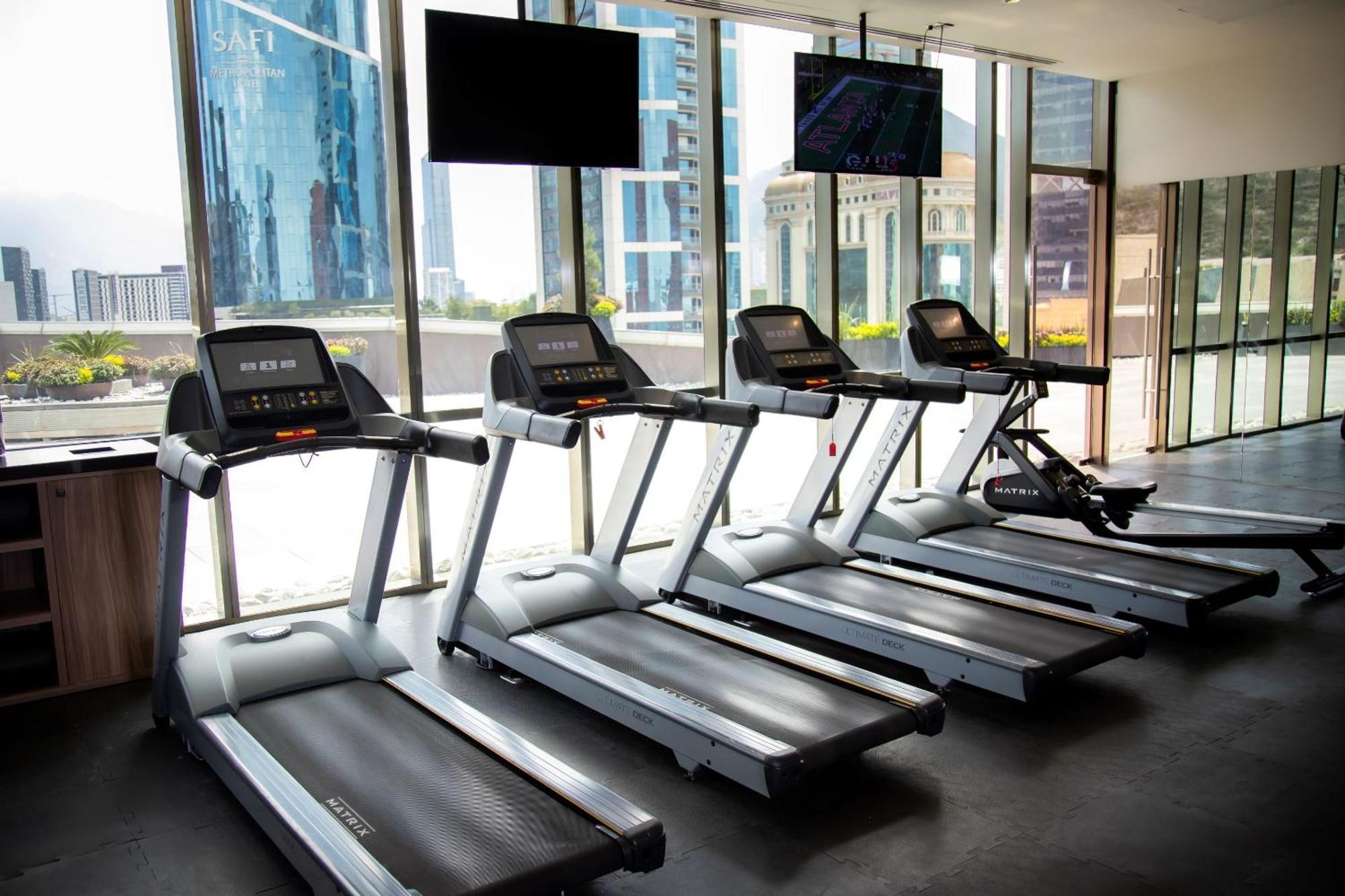Camino Real Fashion Drive Monterrey Hotel San Pedro Garza Garcia Ngoại thất bức ảnh Treadmills